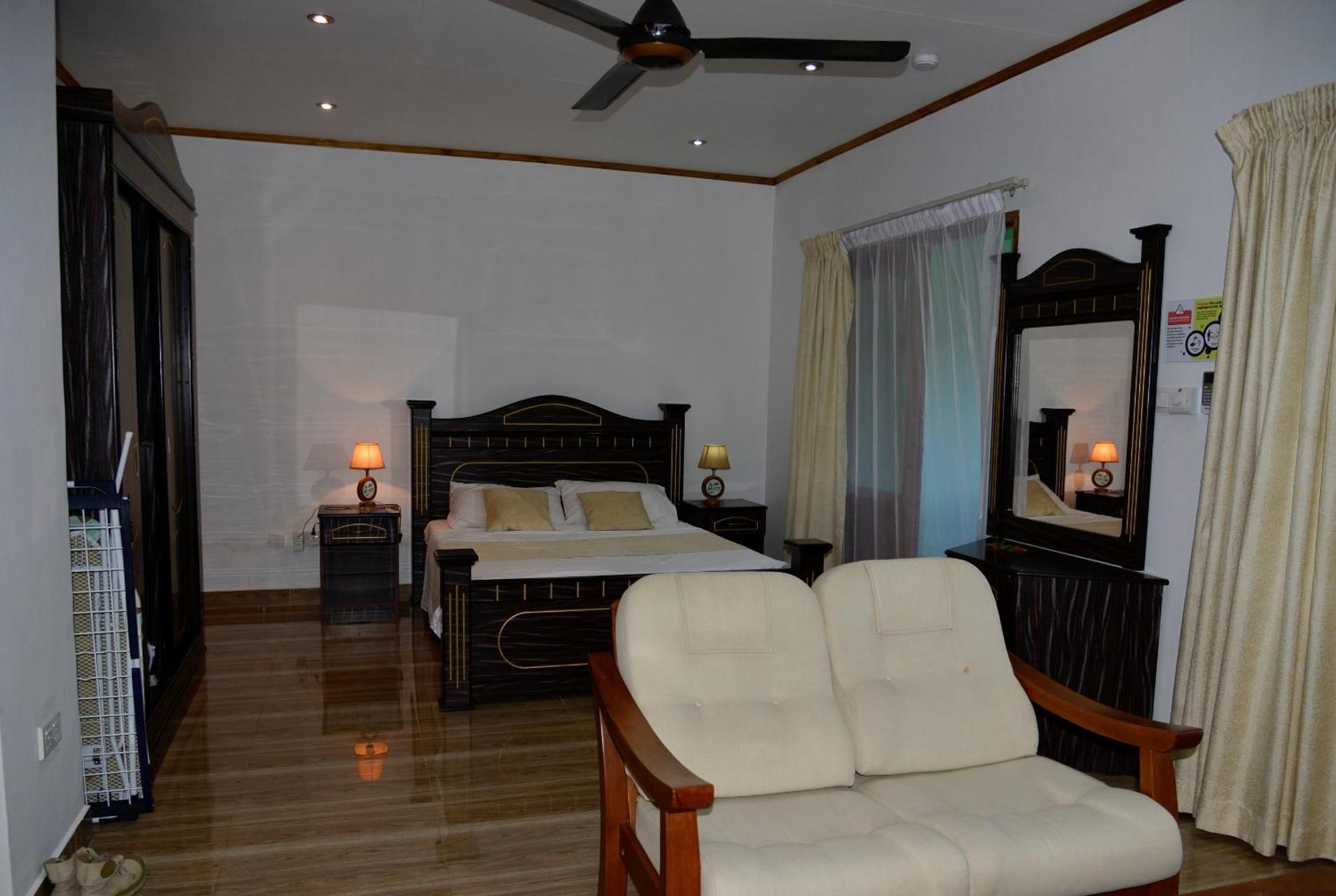 Chez Antoine Apartments Grand Anse  ภายนอก รูปภาพ