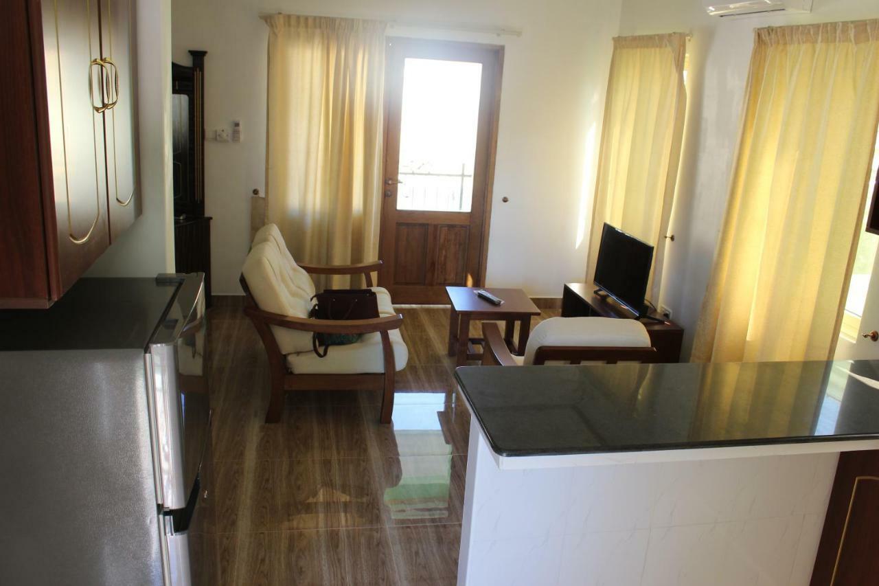 Chez Antoine Apartments Grand Anse  ภายนอก รูปภาพ